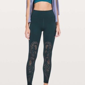Lululemon Reveal Tight Lattice Paisley size 4